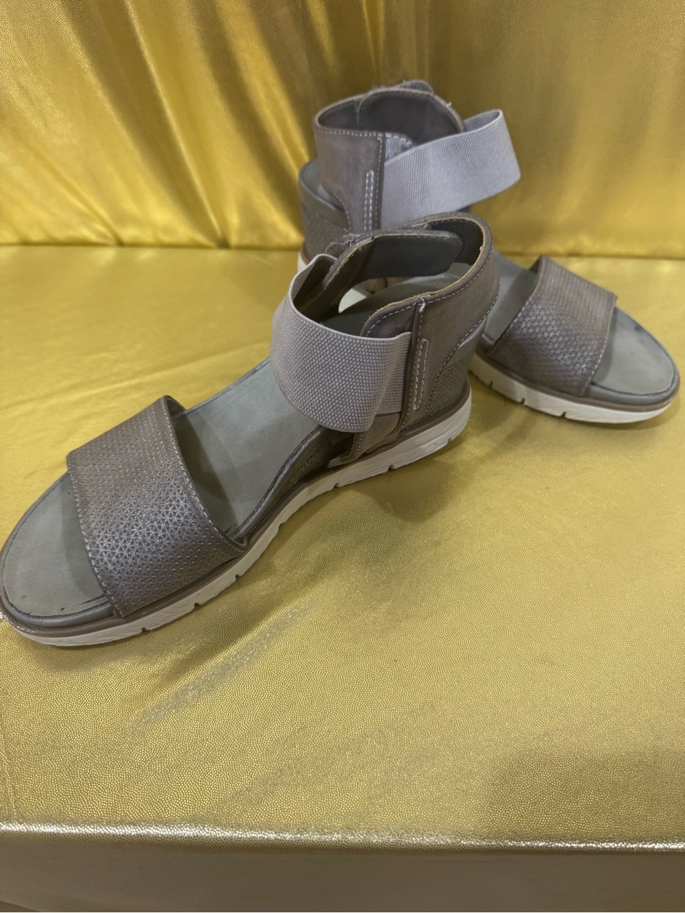 Axxiom Penelope Sport Sandals Pewter Gray Metallic Texture Ankle Strap Size 9.5M